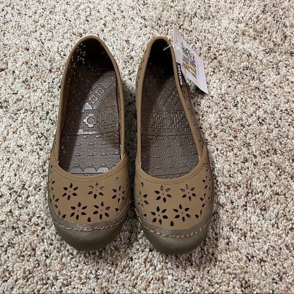 NWT. The Original Muk Luks - Picture 9 of 13